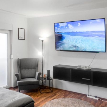 Relax Oasis With 65 Smarttv, Kitchen And Balcony Lejlighed Duisburg Eksteriør billede